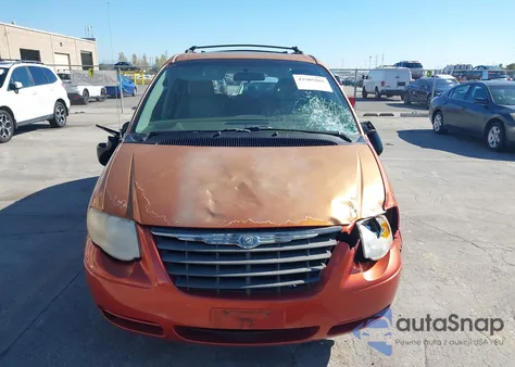 2006 Chrysler Town & Country Touring from USA, damaged, VIN 2A4GP54L26R688183
